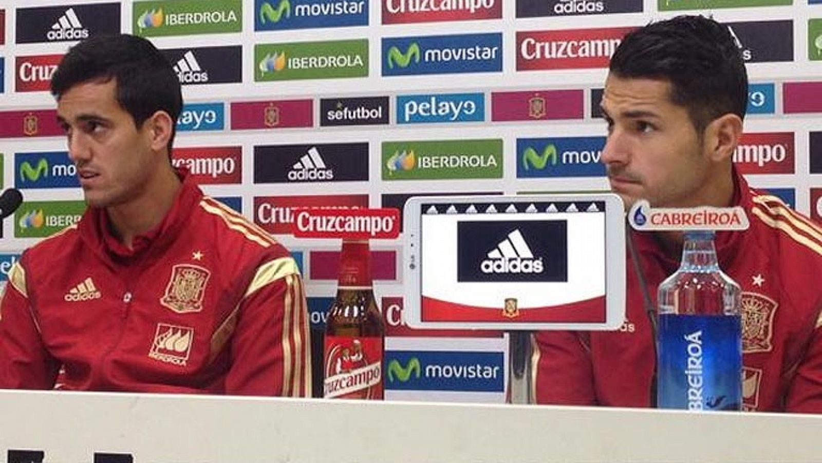 Juanmi y Vitolo, en la rued de prensa de la selección española.