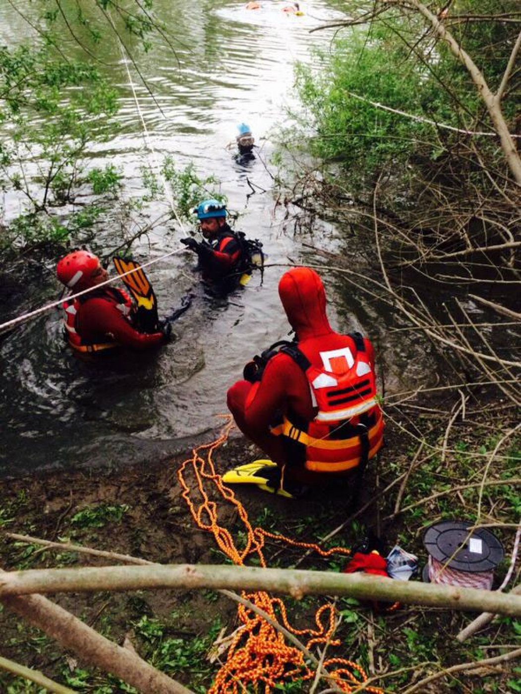 Imagen de la zona del río donde los efectivos de Cruz Roja Extremadura han encontrado el cuerpo del menor.