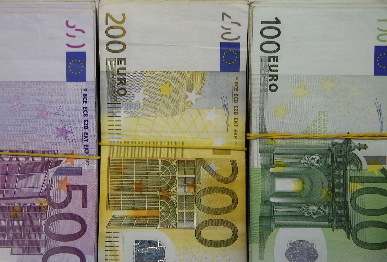 Billetes de 100, 200 y 500 euros