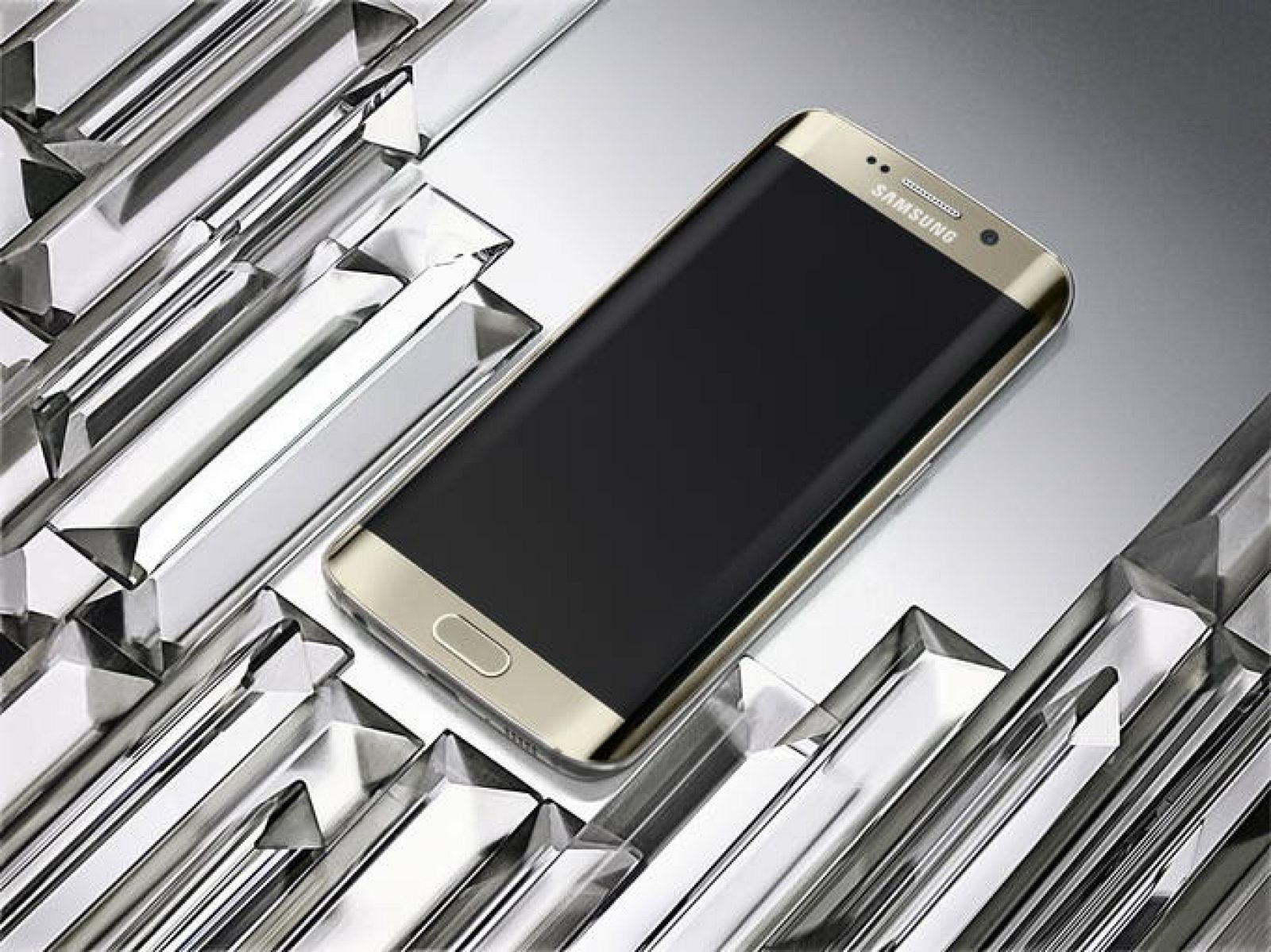  El móvil Samsung Galaxy S6 Edge en platino.