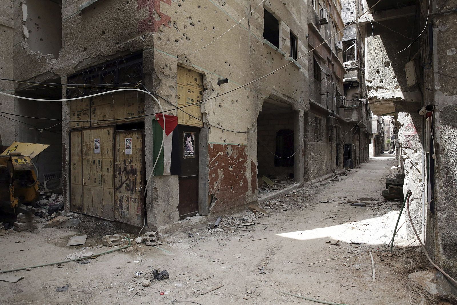 Vista de una calle desierta del campo de Yarmuk este jueves.