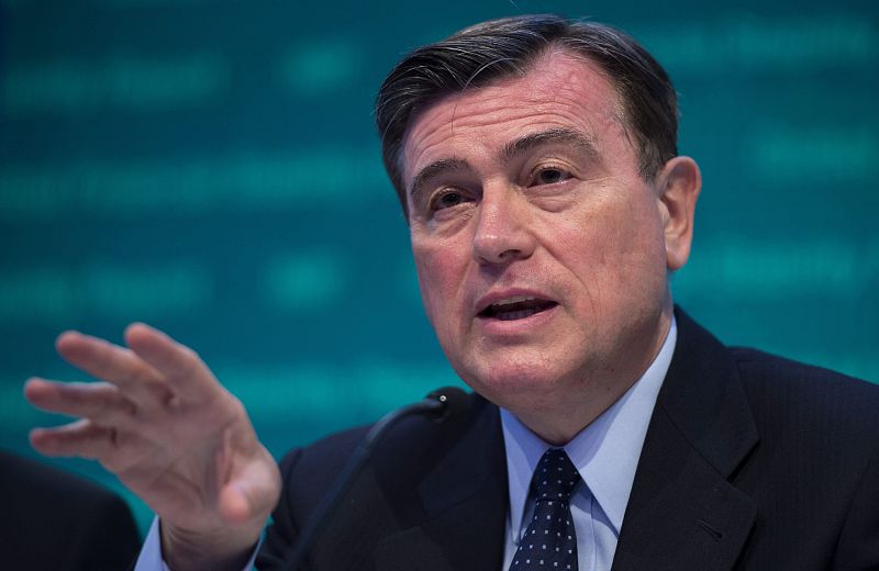 El director del Departamento de Asuntos Monetarios del FMI, José Viñals, resenta el informe Estabilidad Financiera Global