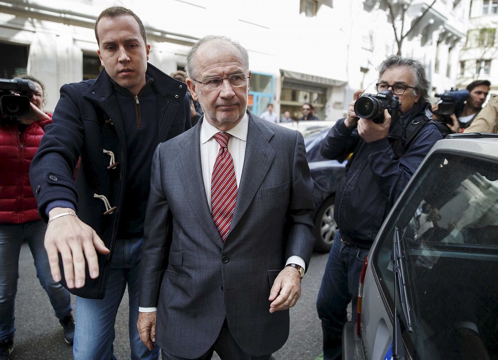 Rodrigo Rato este viernes a la entrada de su oficina en Madrid