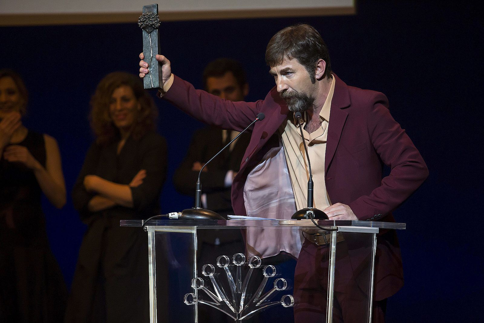 El actor Antonio de la Torre, tras recibir el Premio Málaga durante el acto del Festival de Cine Español celebrado en la capital andaluza.