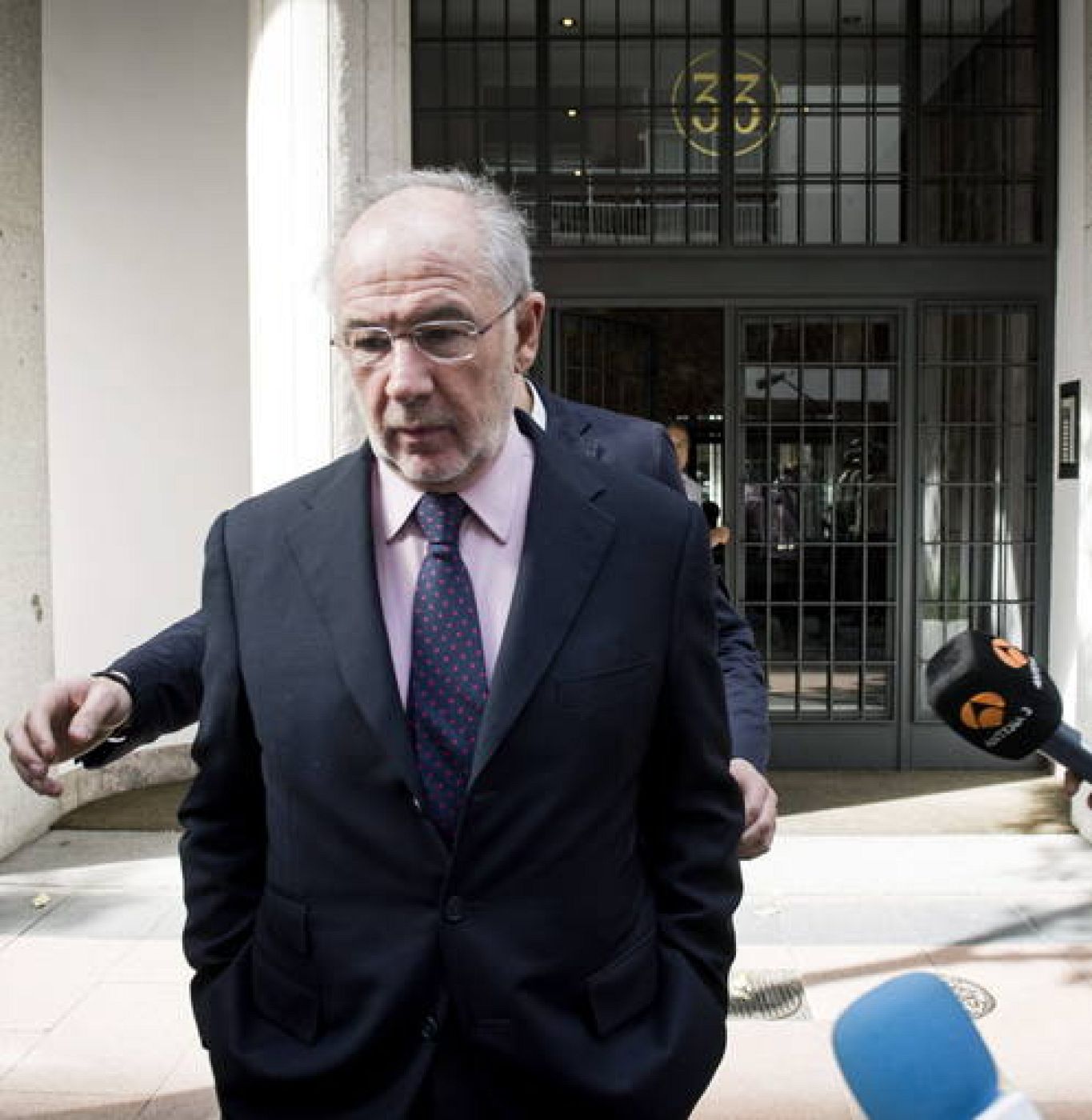 Rodrigo Rato a su salida de su domicilio en Madrid