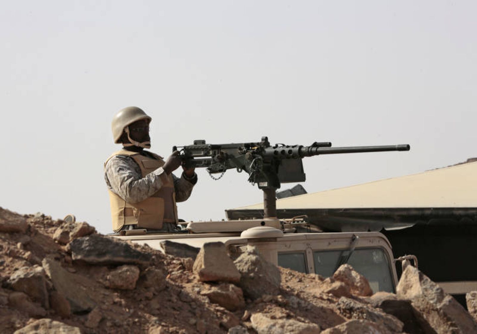  Un soldado de Arabia Saudí cerca de la frontera con Yemen