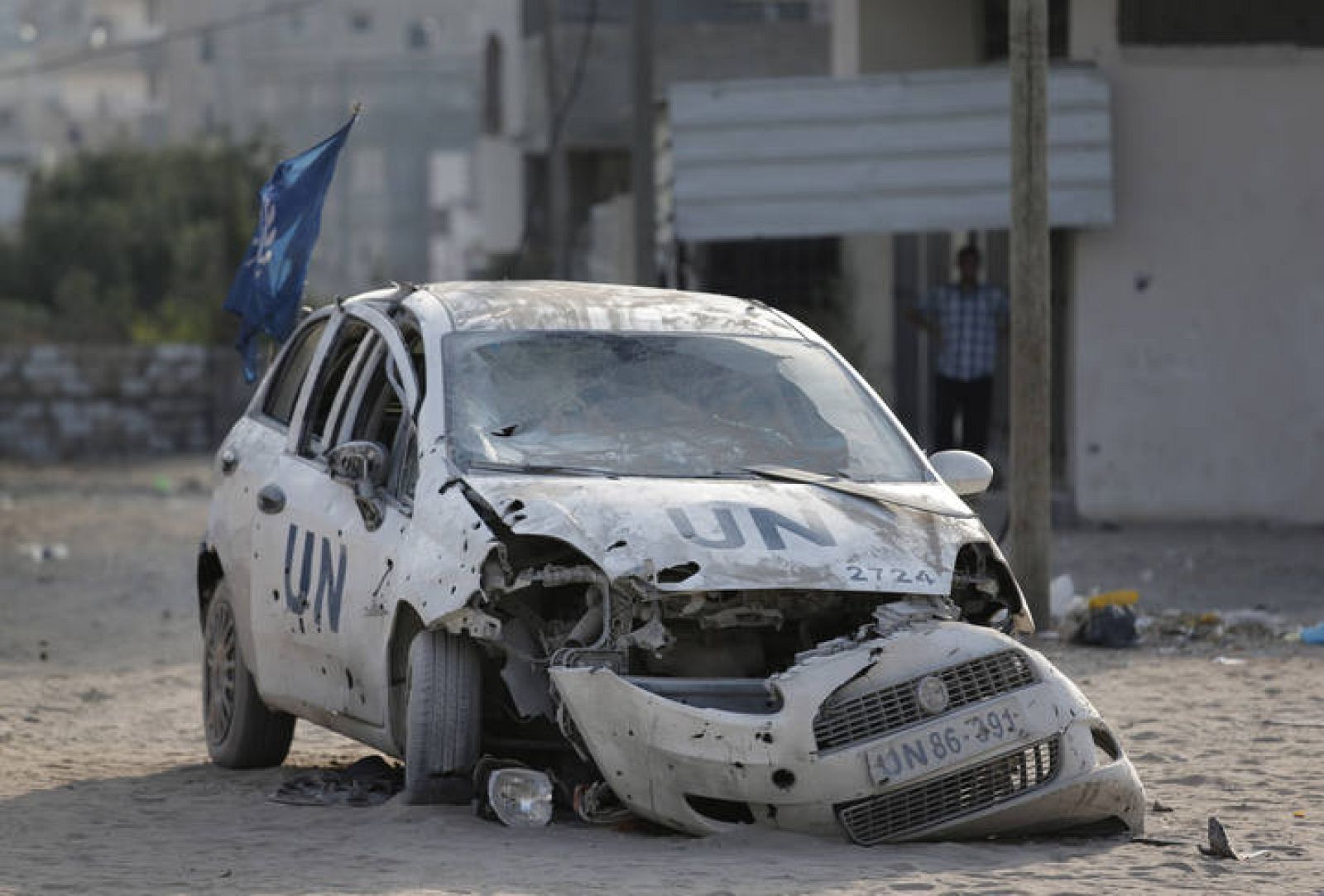 Coche de la ONU dañado por un bombardeo de Israel en Gaza en julio de 2014. 