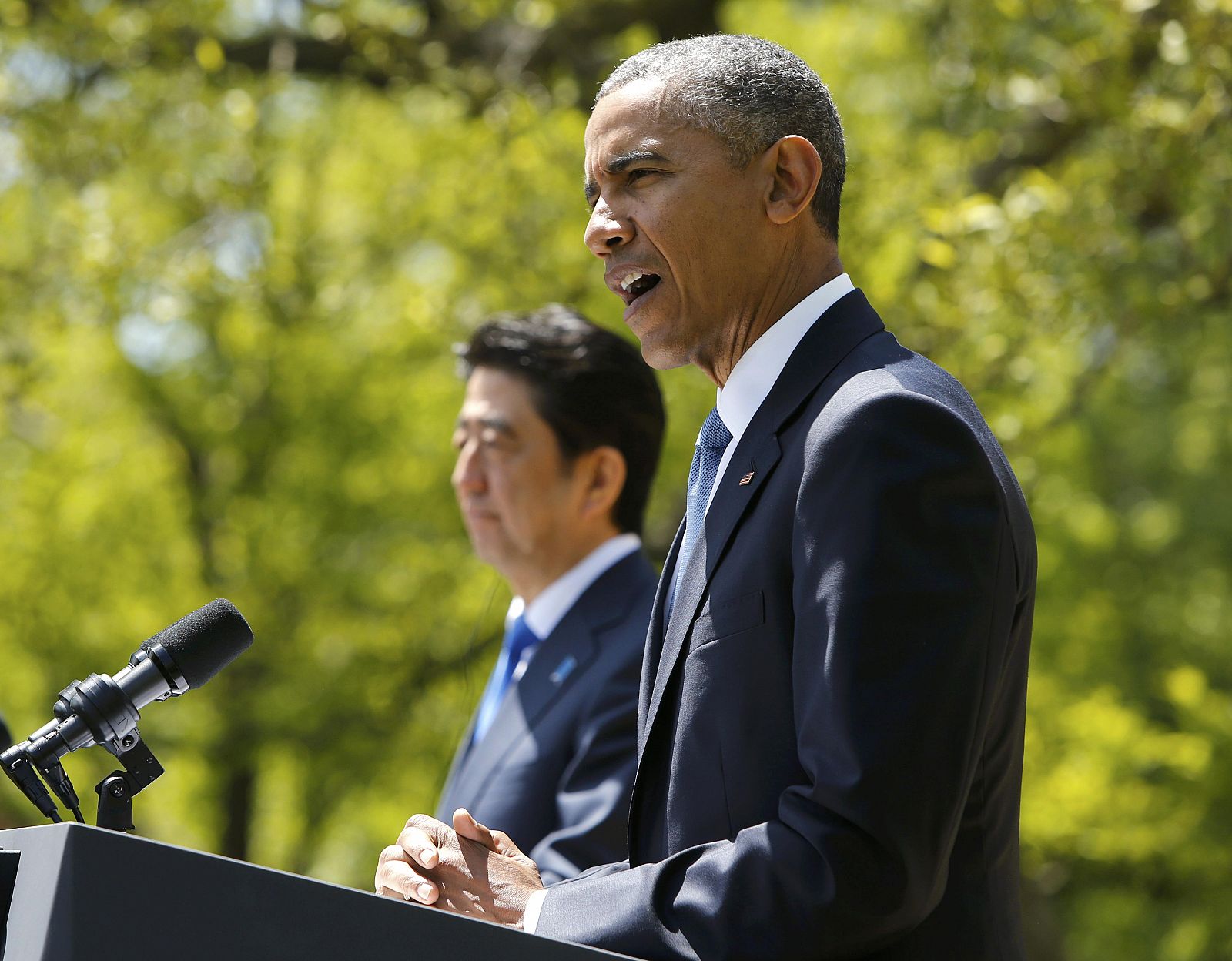 El presidente de EE.UU., Barack Obama, junto al primer ministro de Jaón, Shinzo Abe.