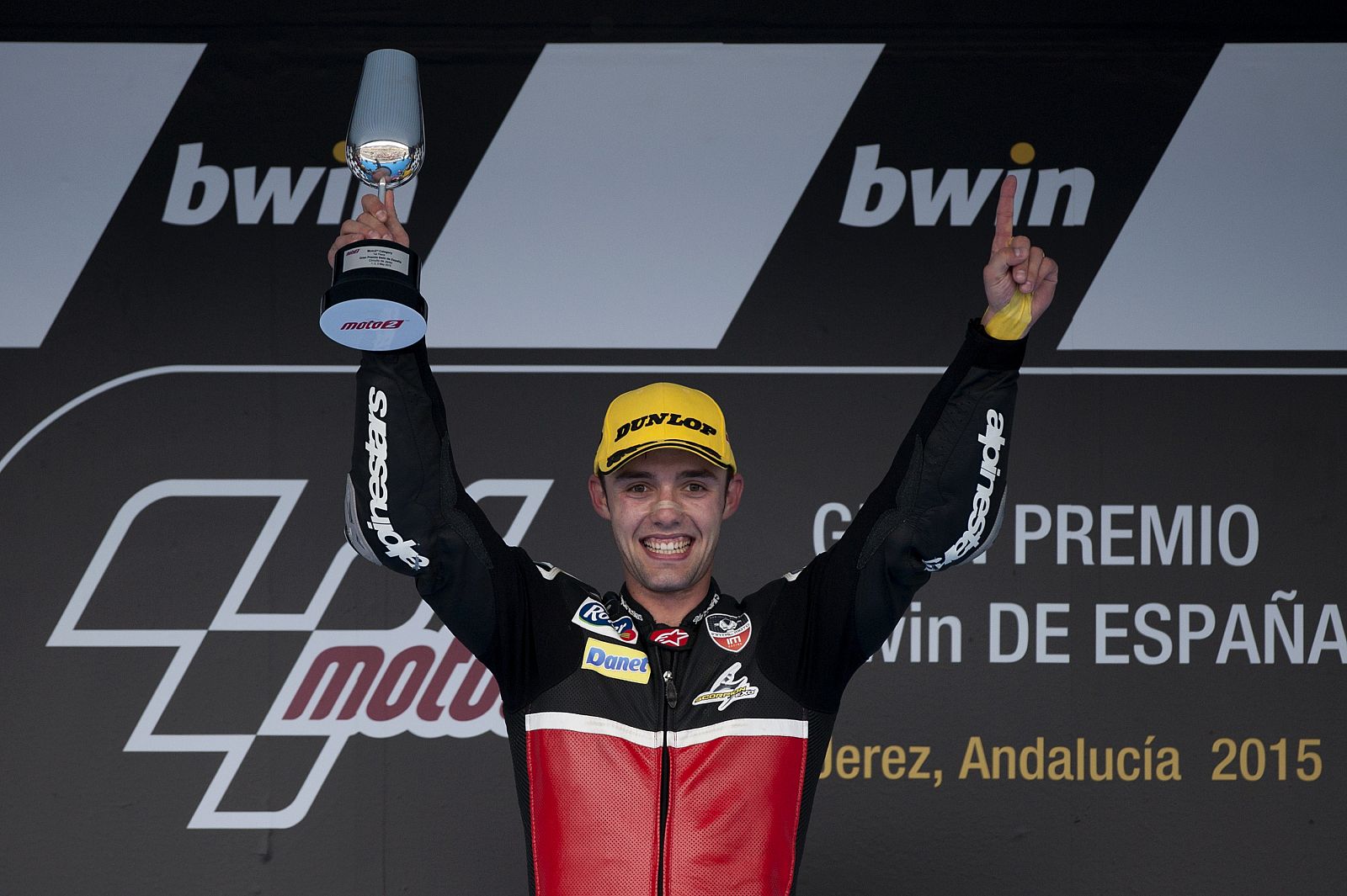 El alemán Jonas Folger celebra su victoria en Jerez