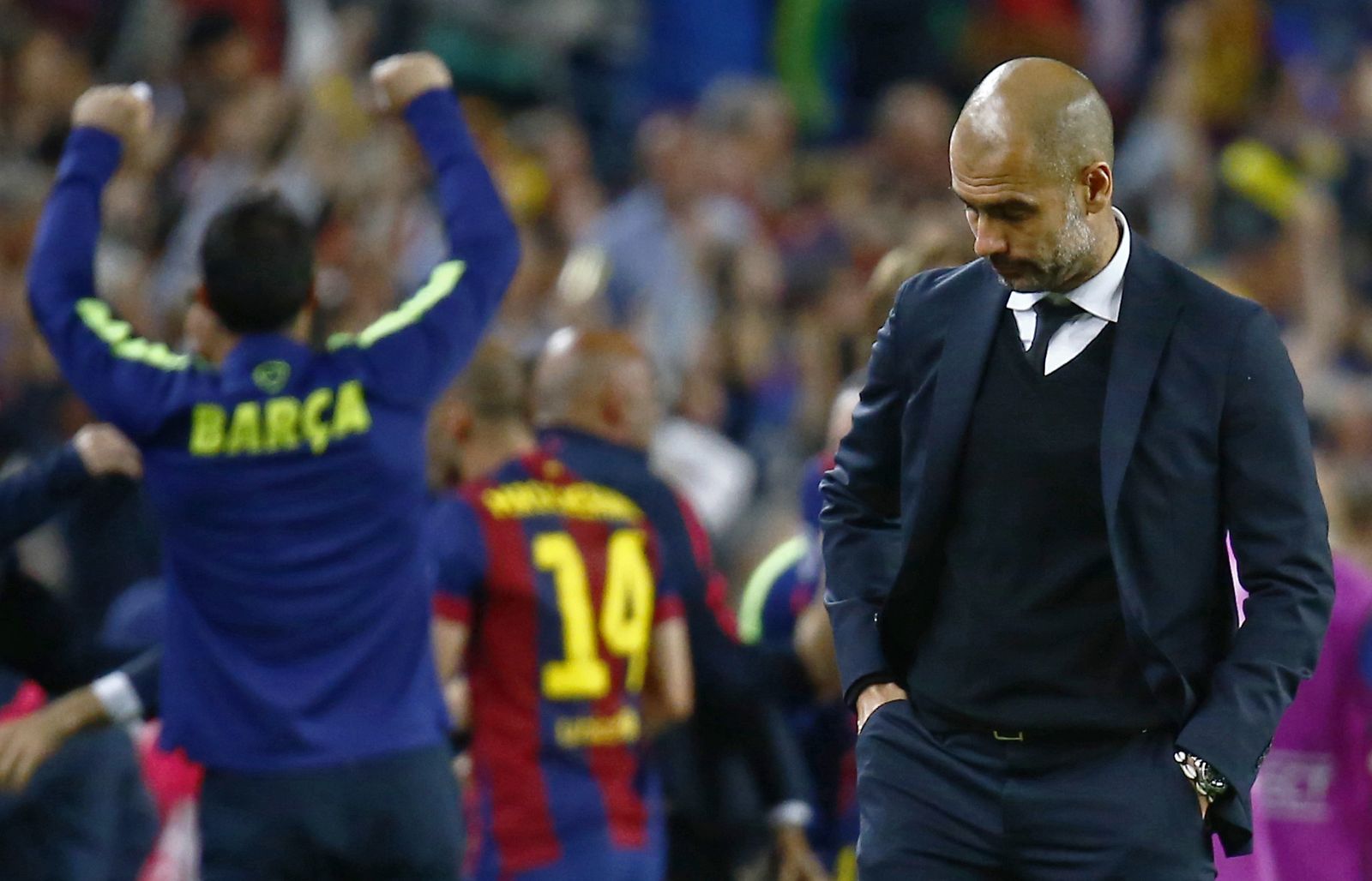 Guardiola se lamenta de la derrota ante el Barcelona.