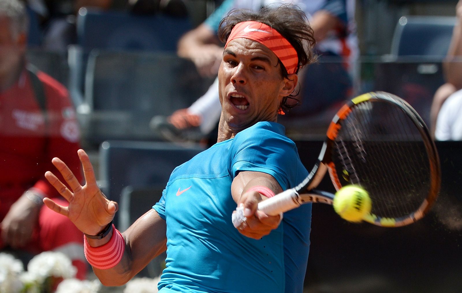 Nadal durante el partido ante el tenista turco.