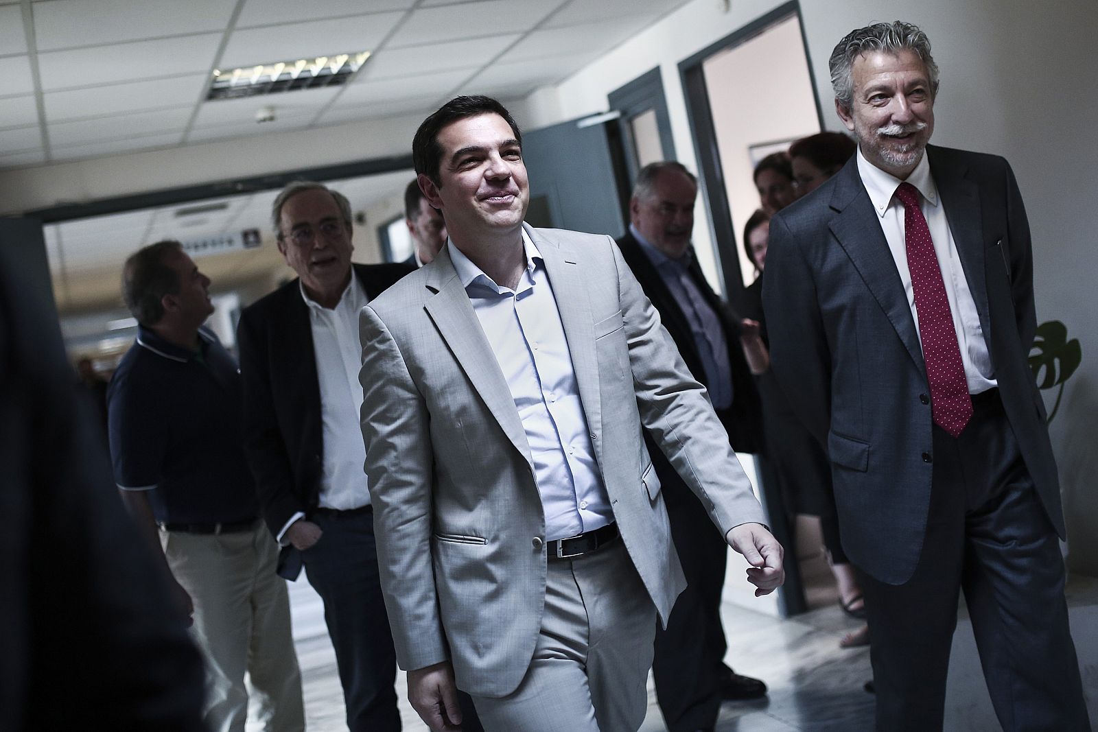 El primer ministro griego, Alexis Tsipras, este martes, antes de reunirse con su ministro de Educación