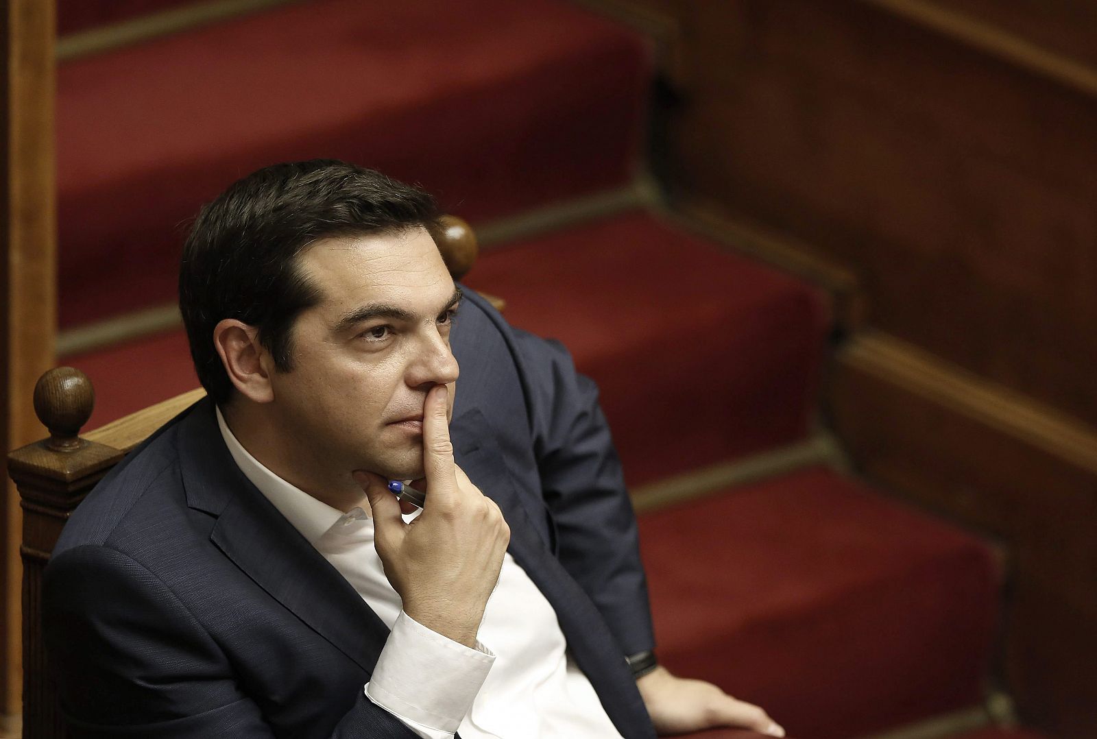 El primer ministro griego, Alexis Tsipras, tras su comparecencia en el Parlamento de Grecia este viernes.