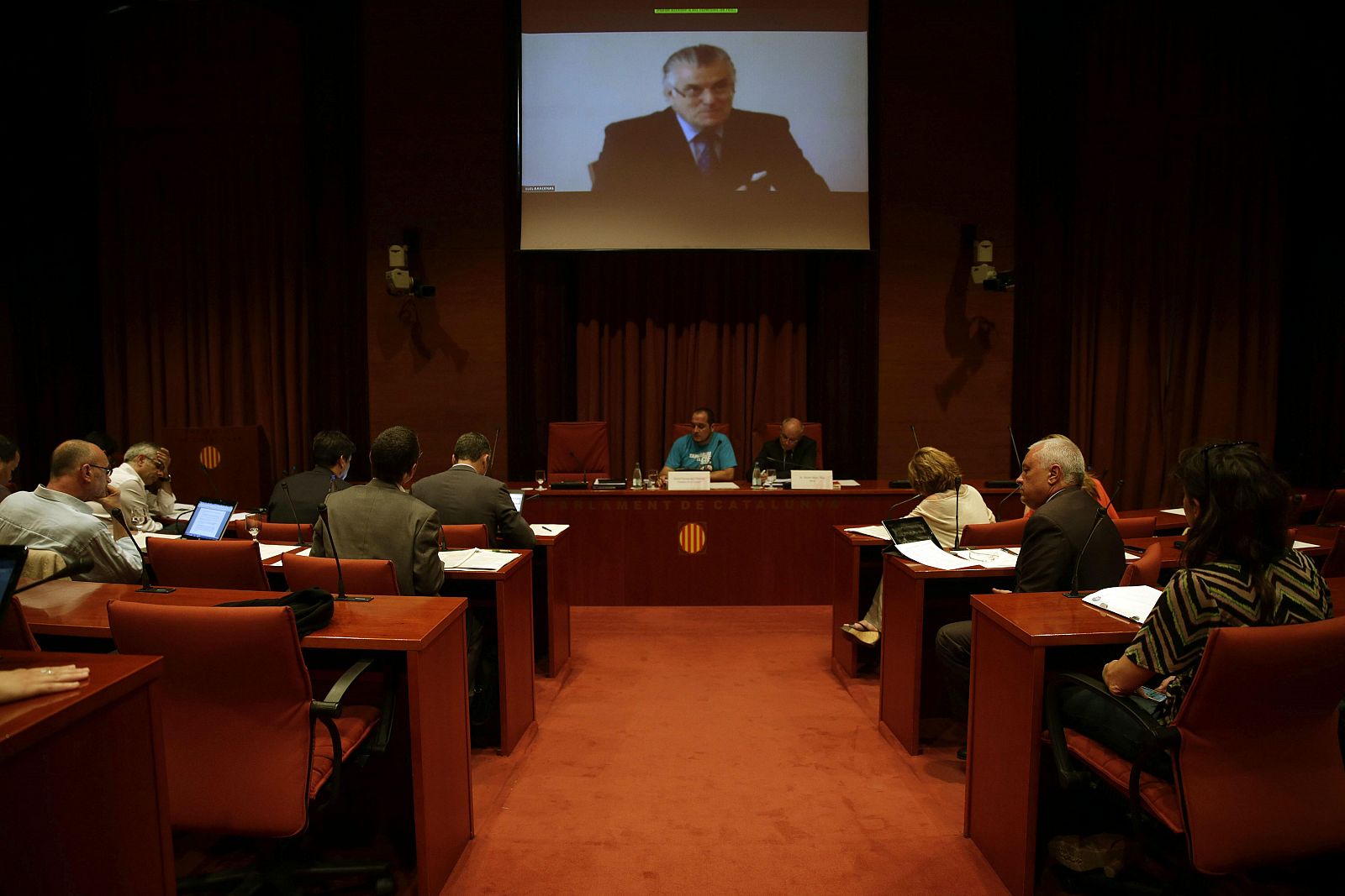 El extesorero y exsenador del Partido Popular (PP), Luis Bárcenas, durante su comparecencia por videoconferencia ante la comisión del Parlament que investiga el fraude fiscal y la corrupción.