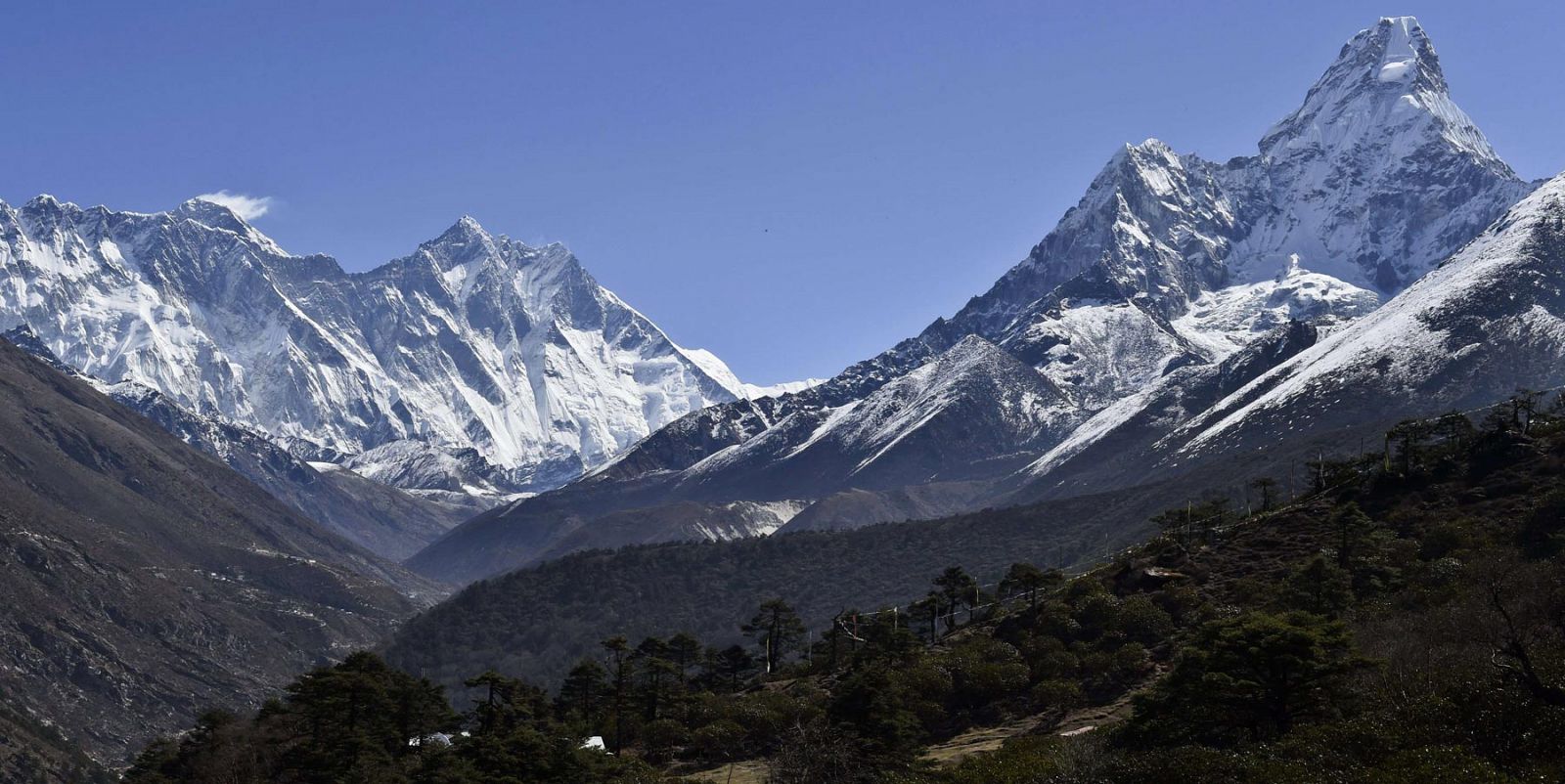 Imagen del monte Everest del 20 de abril de 2015.