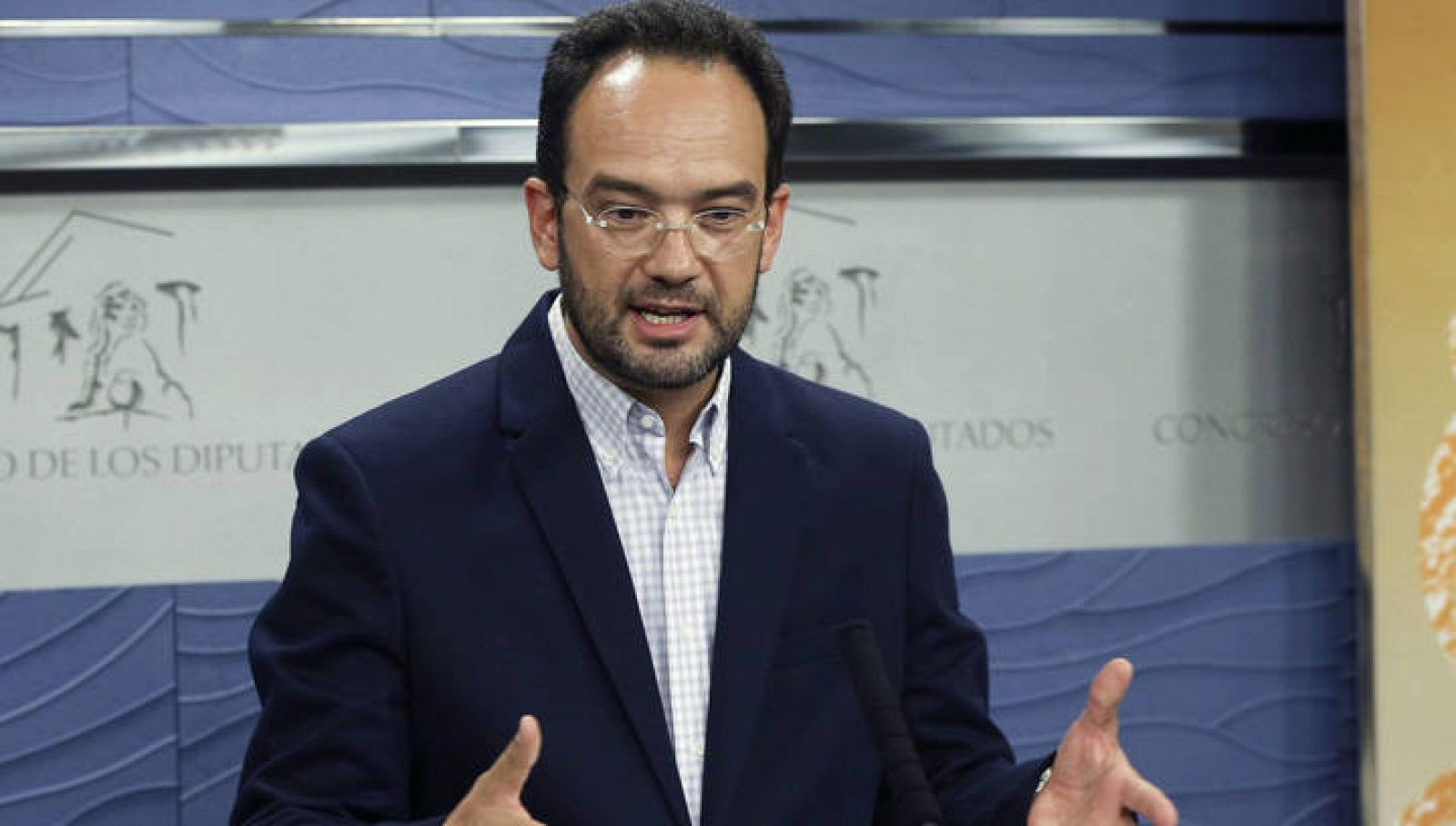 El portavoz parlamentario socialista, Antonio Hernando, en el Congreso de los Diputados
