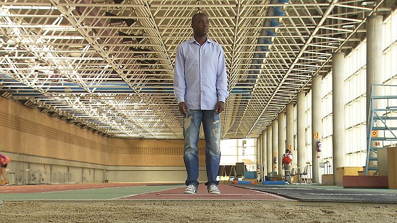 Joan Lino Martínez. Exsaltador de longitud. Logró el bronce en los JJOO Atenas 2004.