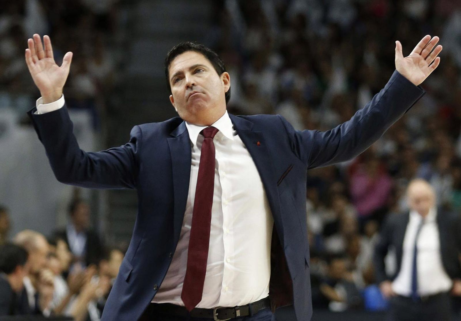 Xavi Pascual durante el partido entre el Real Madrid y el Barcelona.