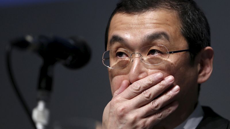 El presidente de Takata, Shigehisa Takada, comparece en una rueda de prensa