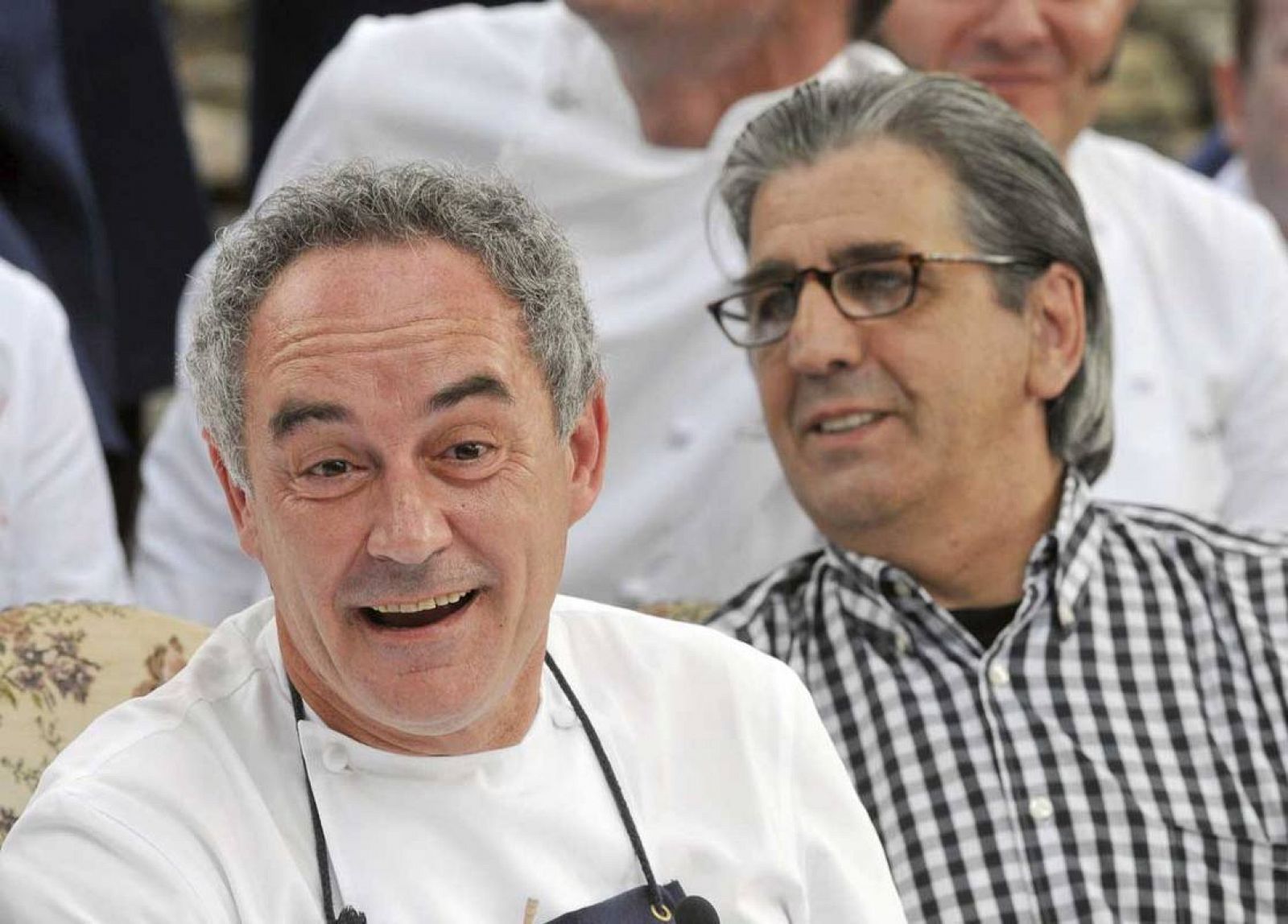 Juli Soler, a la derecha, junto a Ferran Adrià, ambos propietarios de El Bulli
