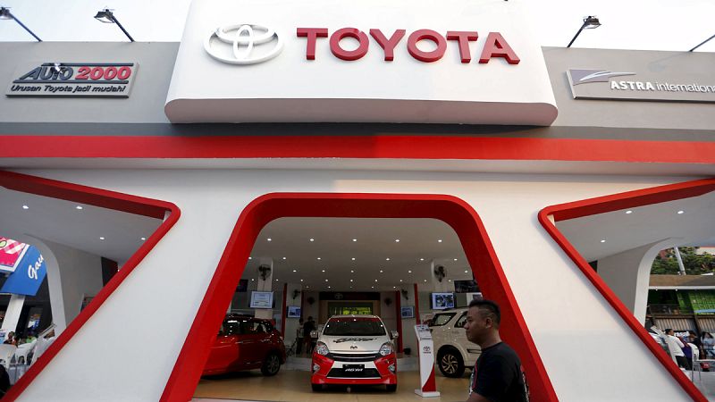 Puesto de Toyota en una feria de Yakarta