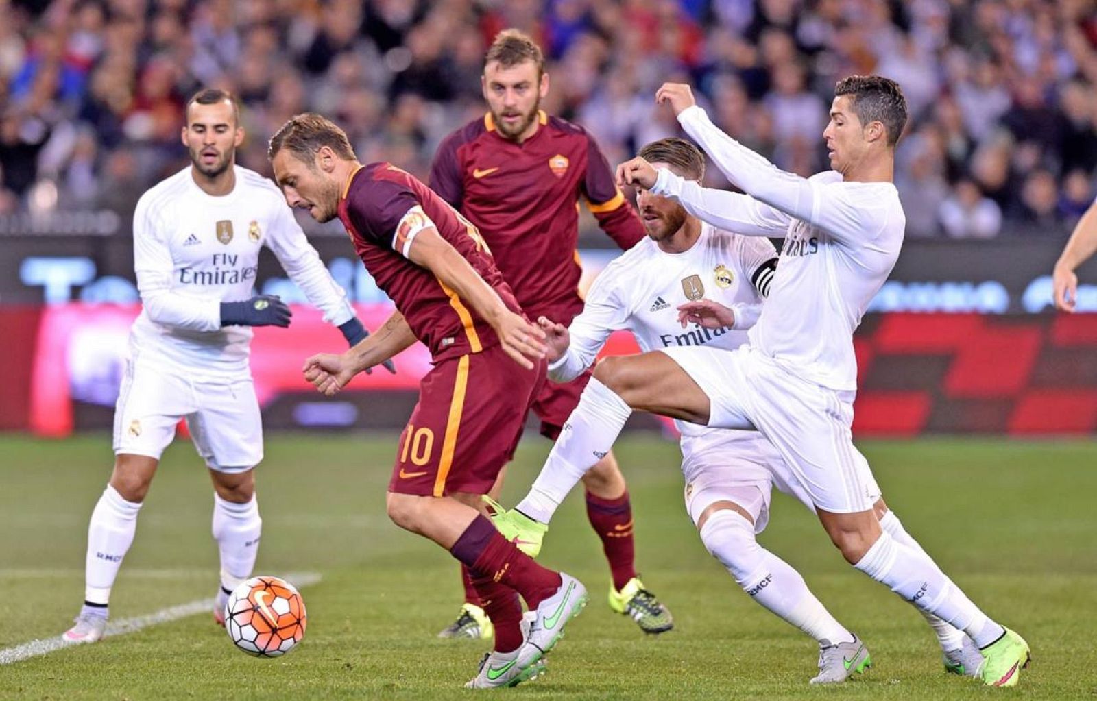 Imágenes del partido que han disputado el Real Madrid y la Roma en Australia