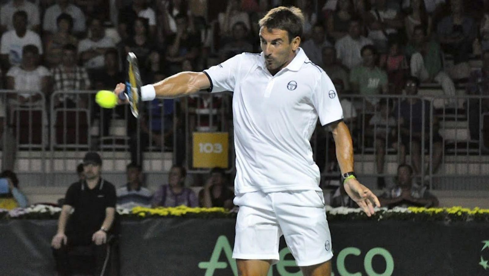 El tenista español Tommy Robredo ha caído contra el ruso Donskoy / EFE