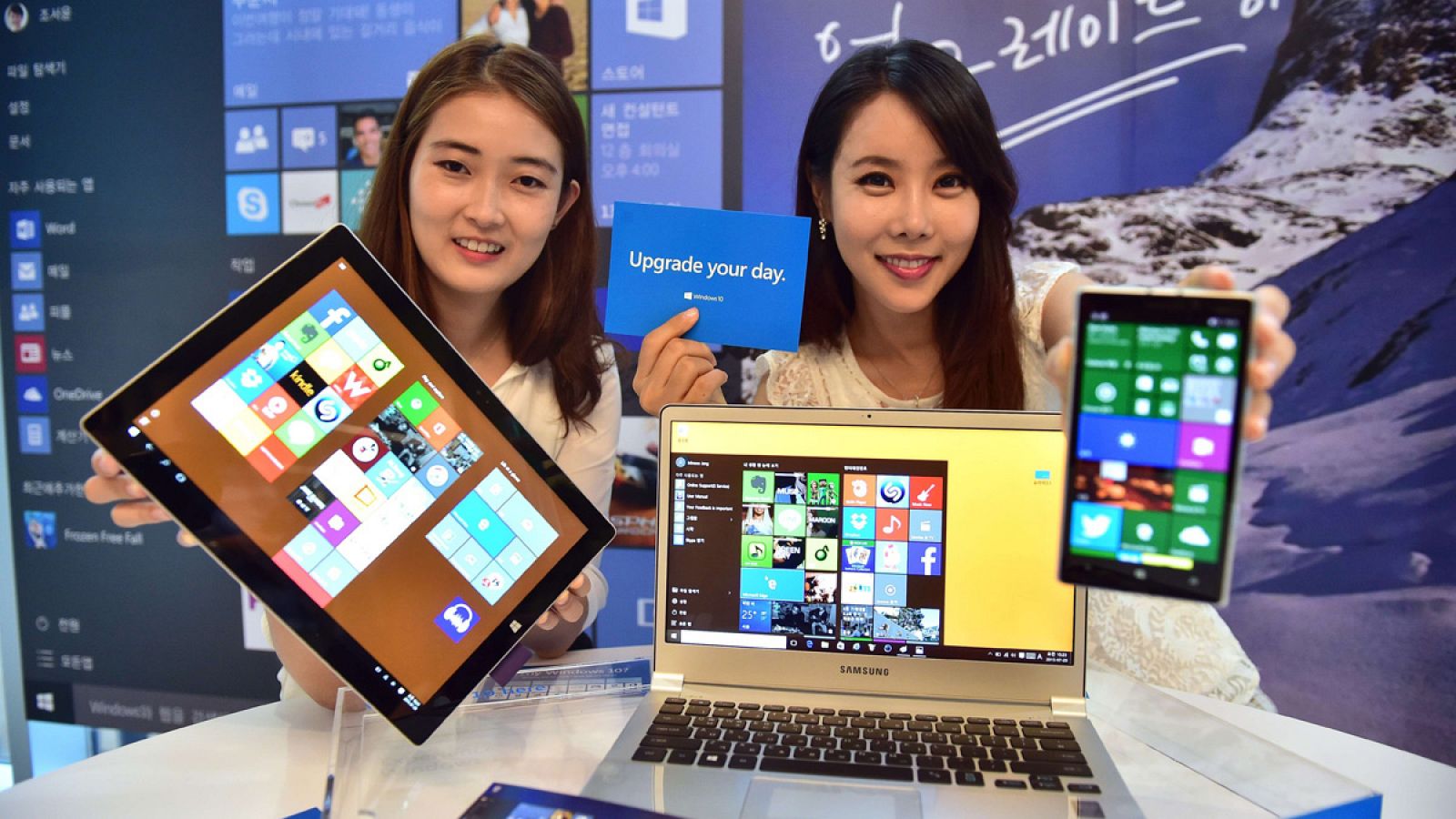Modelos surcoreanas promocionando el nuevo Windows 10