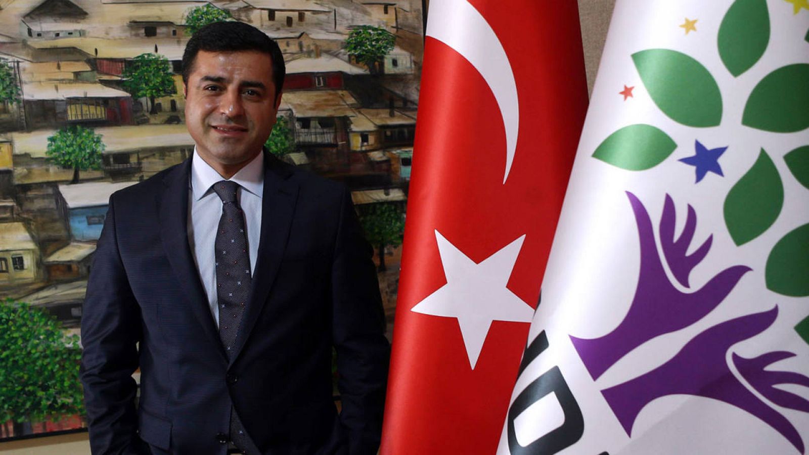  Selahattin Demirtas, copresidente del partido izquierdista prokurdo HDP, investigado por la fiscalía turca