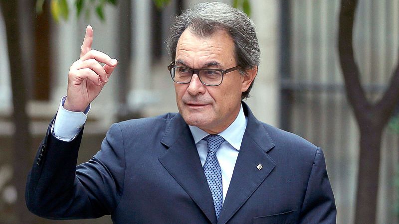 El presidente de la Generalitat, Artur Mas, se dirige a una reunión semanal del Govern