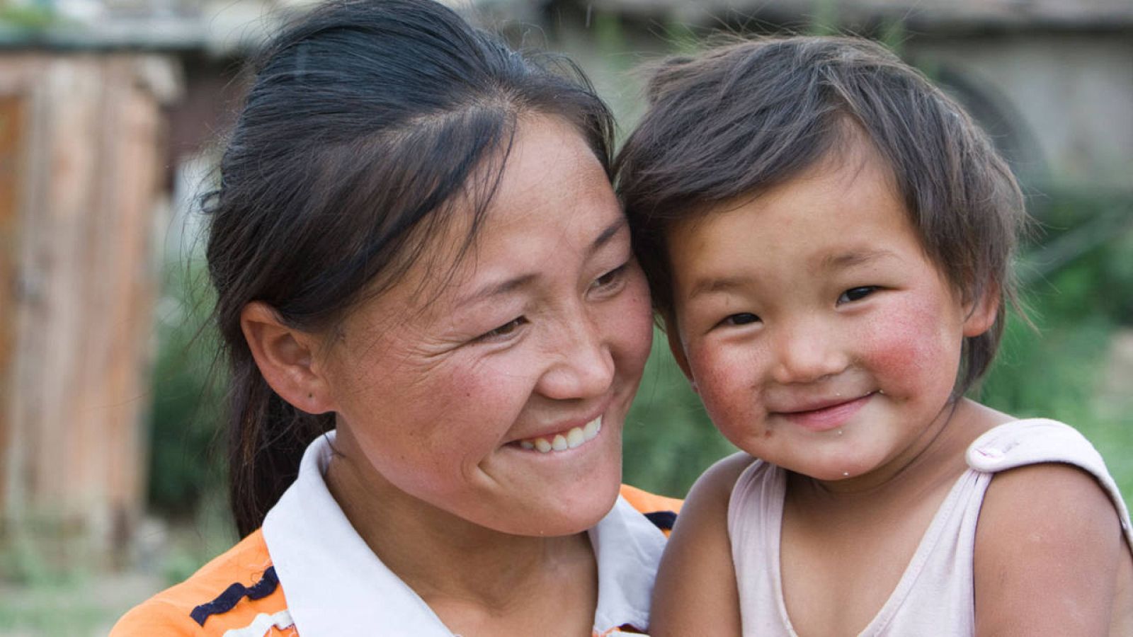 Una madre tailandesa y su hija.