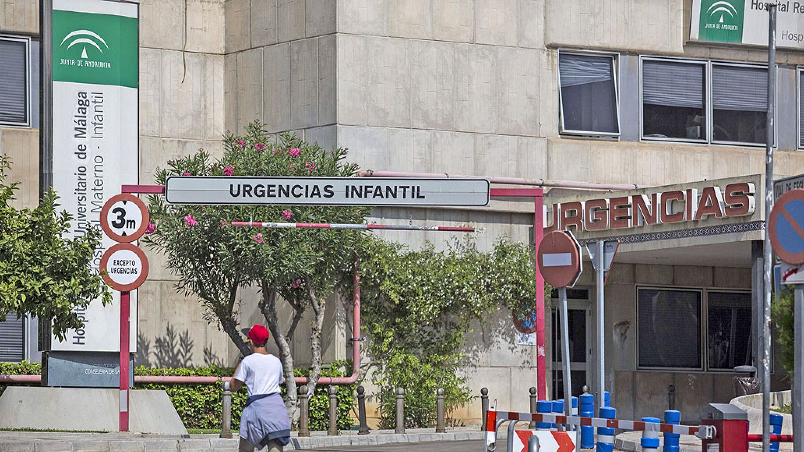 Entrada de urgencias del Hospital Materno Infantil de Málaga donde ingresó la bebé