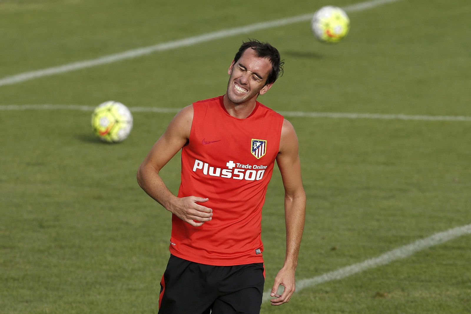 Imagen del defensa uruguayo del Atlético de Madrid Diego Godín durante el entrenamiento.