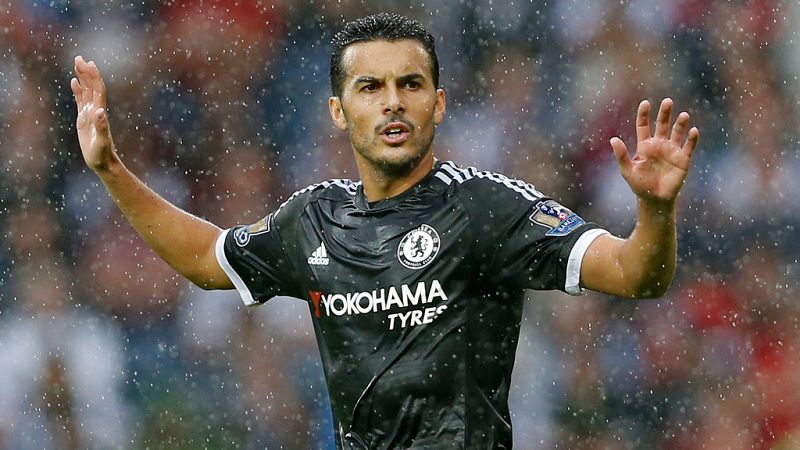 El exbarcelonista Pedro Rodríguez aprovechó su debut con el Chelsea para contribuir decisivamente en la primera victoria de la temporada del conjunto de Jose Mourinho, acompañado por sus compatriotas Diego Costa y César Azpilicueta, que completaron l