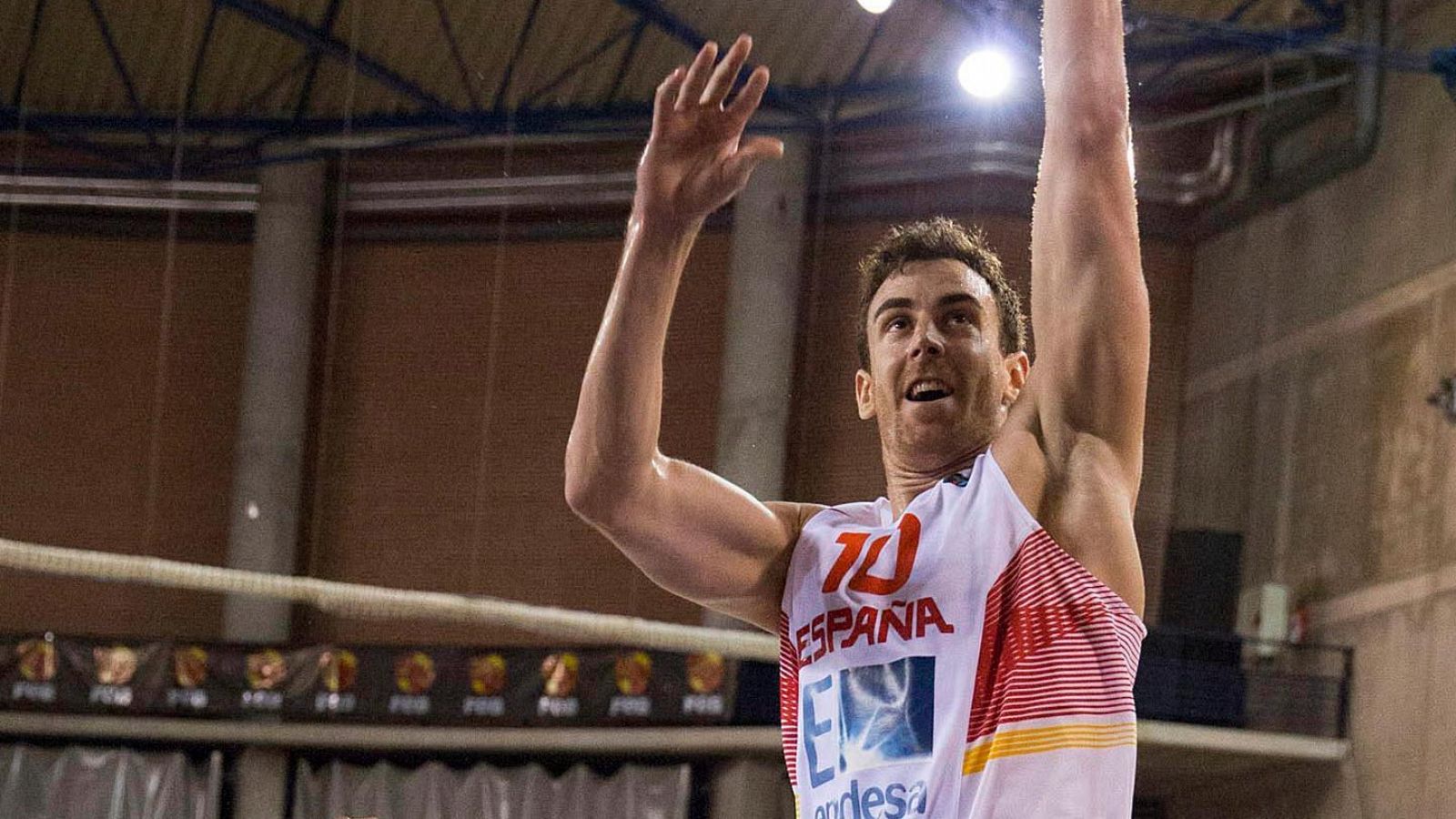 El ala-pívot español Víctor Claver prepara el Eurobasket con la selección española