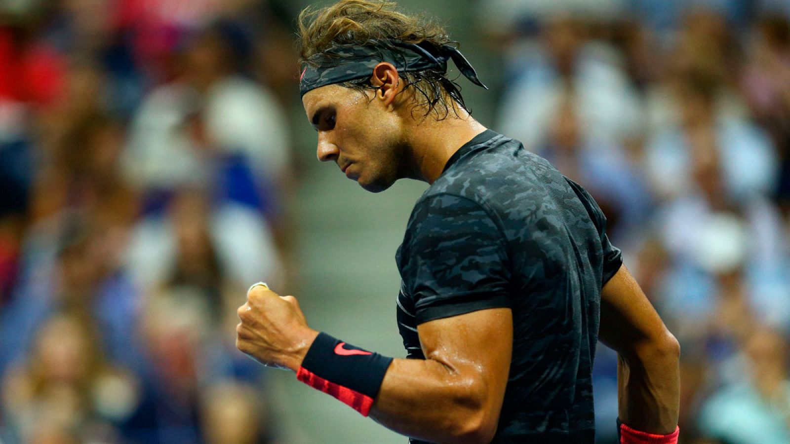 Rafa Nadal celebra un punto en su partido contra Borna Coric.