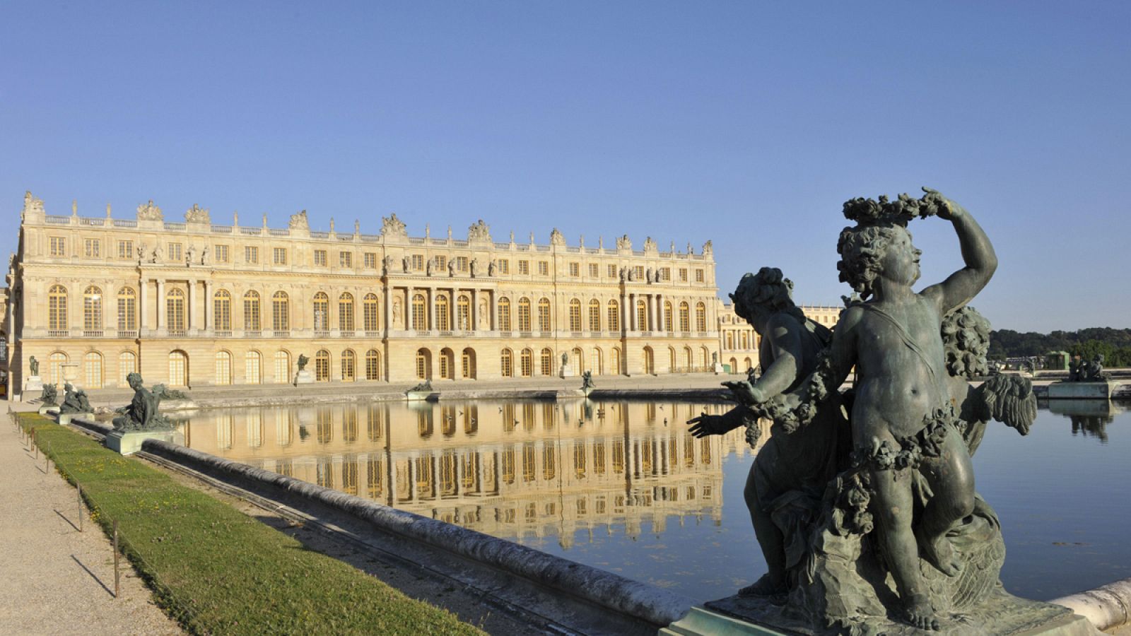 El Palacio de Versalles recuerda la muerte de Luis XIV de Francia 300 años después.