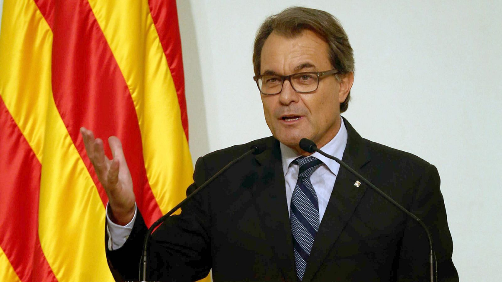 El presidente de la Generalitat, Artur Mas, durante su intervención en la ceremonia de entrega de las medallas de oro de la cámara catalana