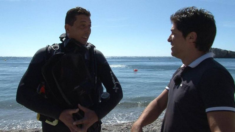 Instructor de buceo alemán