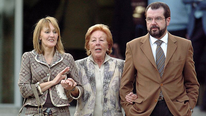 La tía de la reina Letizia Henar Ortiz, la abuela, Menchu Álvarez del Valle, y el padre, Jesús Ortiz