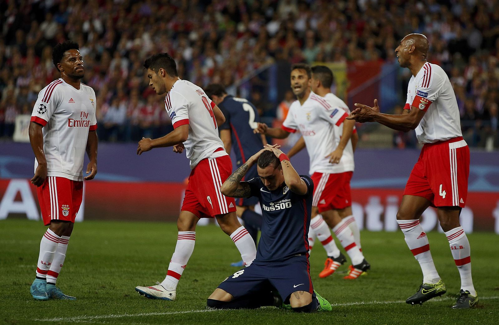 El Atlético pierde y pasa a ser segundo de su grupo.