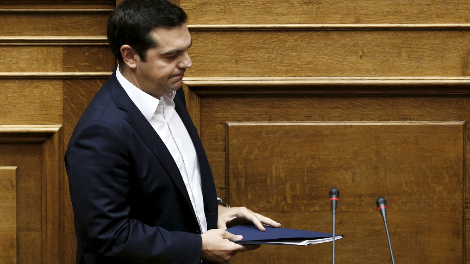 Tsipras presenta los presupuestos de 2016 en el Parlamento heleno