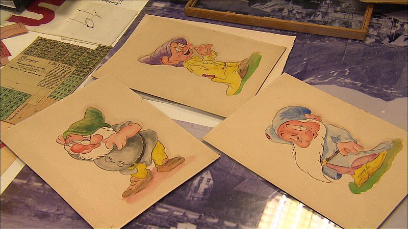 Hitler lanzaba sus ejércitos contra Europa mientras pintaba al tierno enanito Gruñón de Blancanieves