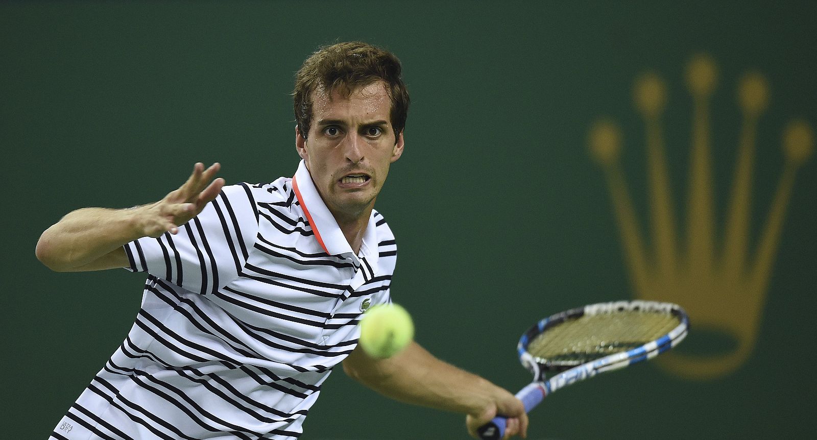 Imagen de Albert Ramos durante su enfrentamiento victorioso ante Roger Federer.