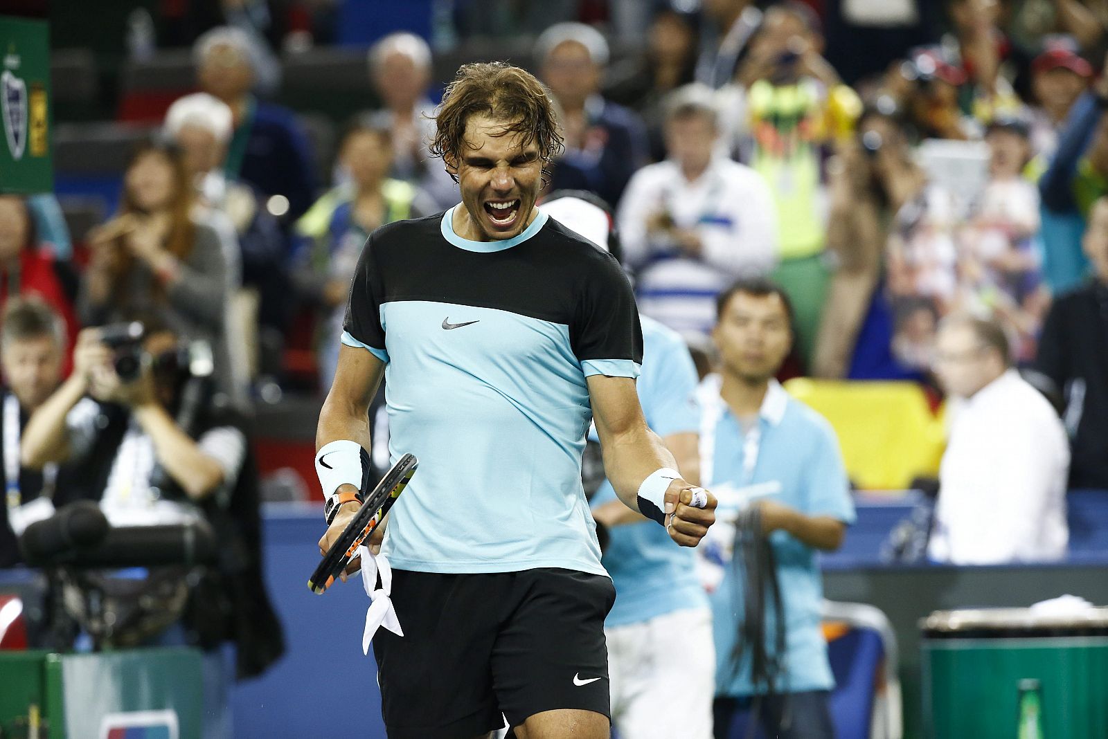 Rafa Nadal celebra un punto durante el partido.