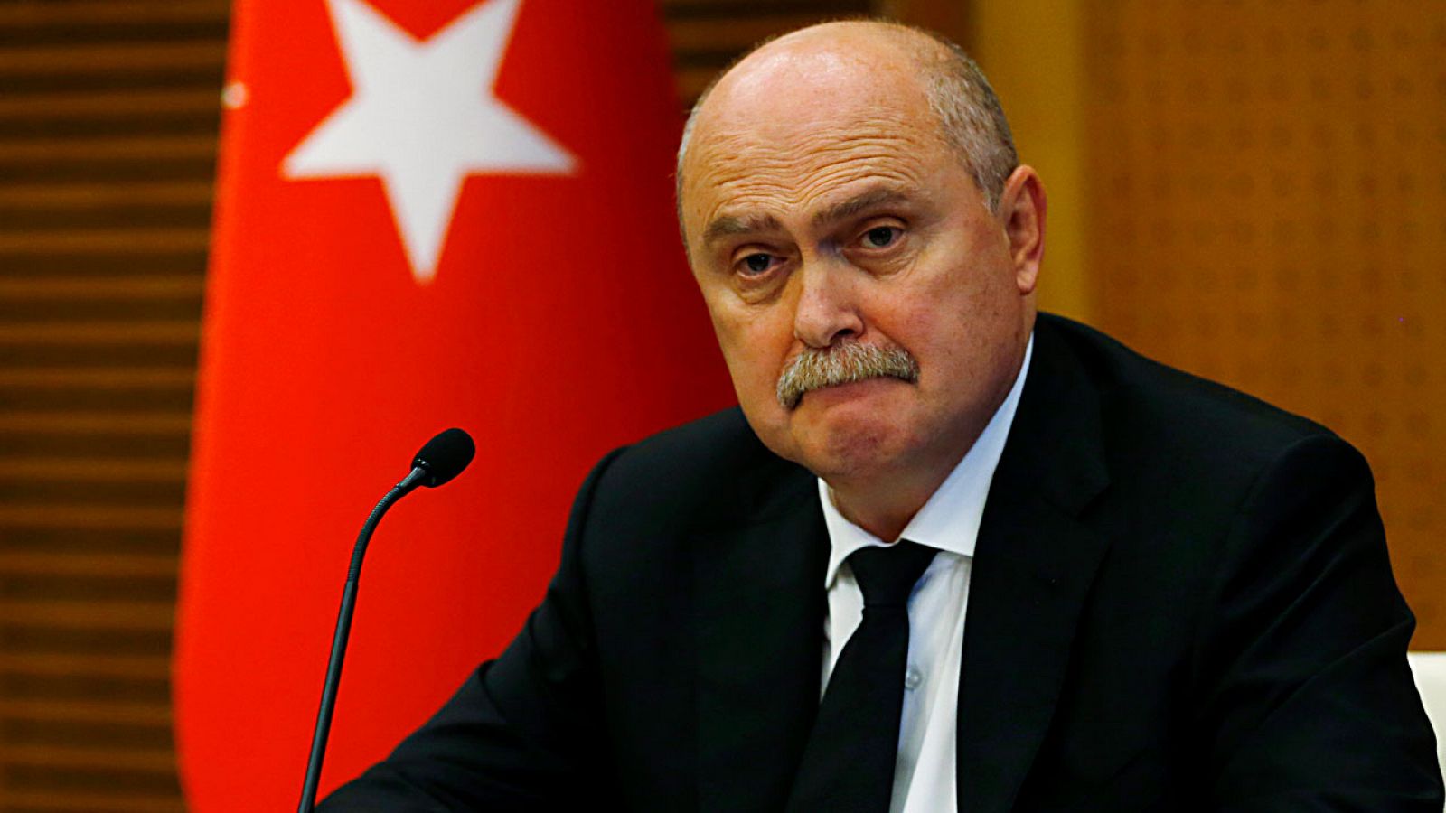 El ministro de Exteriores de Turquía, Feridun Sinirlioglu