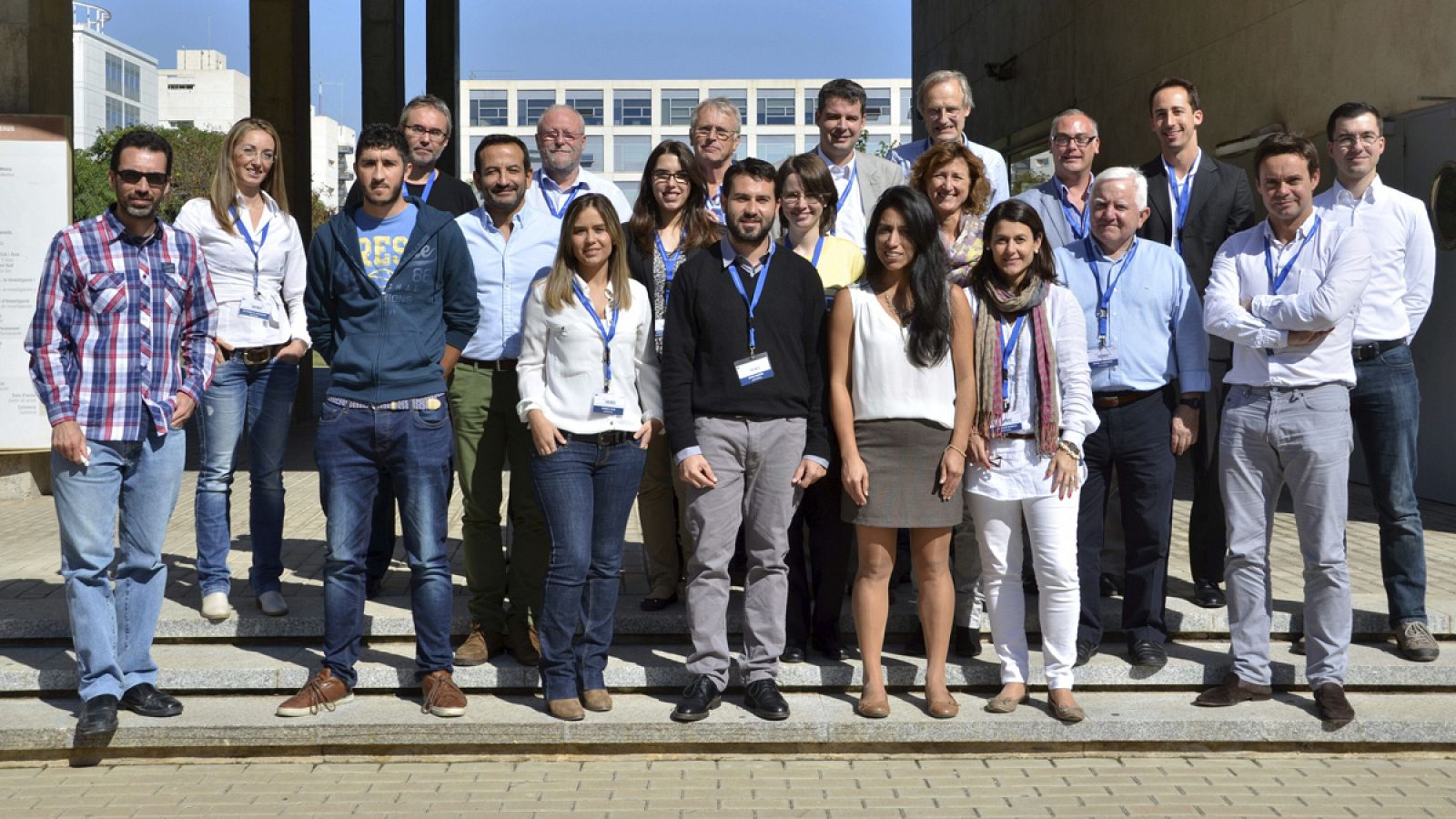 Foto de familia del grupo de investigadores del Centro de Tecnología Nanofotónica (CNT) de la Universidad Politécnica de Valencia (UPV)