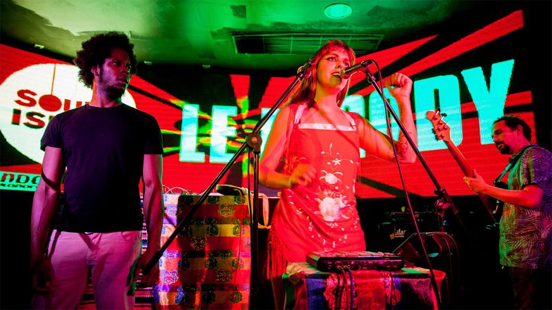 le parody hondo sound isidro 2015