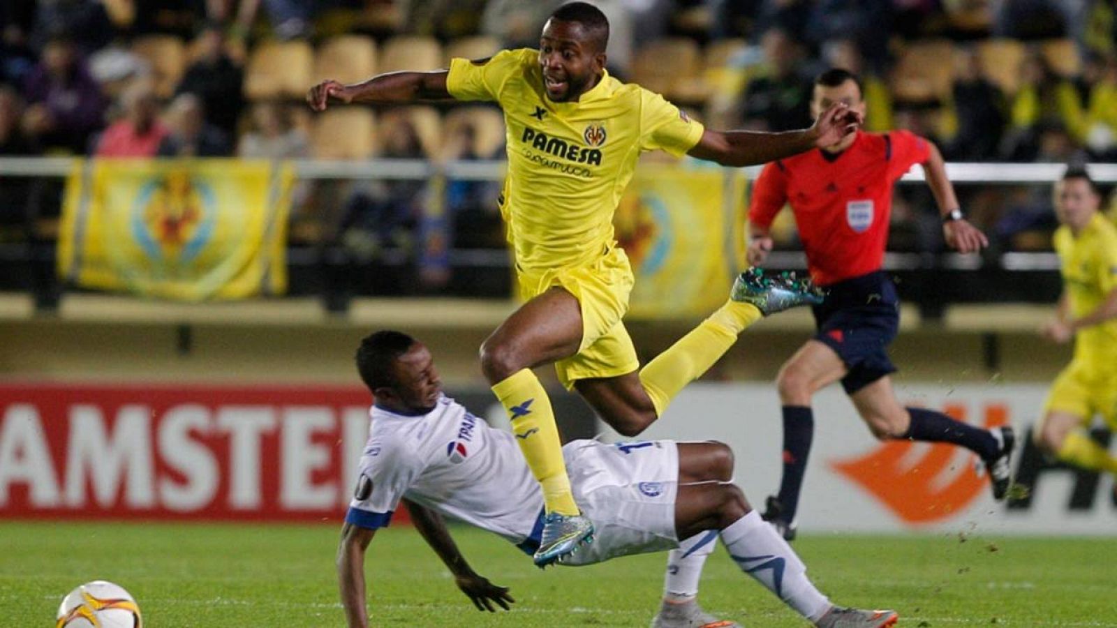 Bakambu regresó al once castellonense con dos tantos