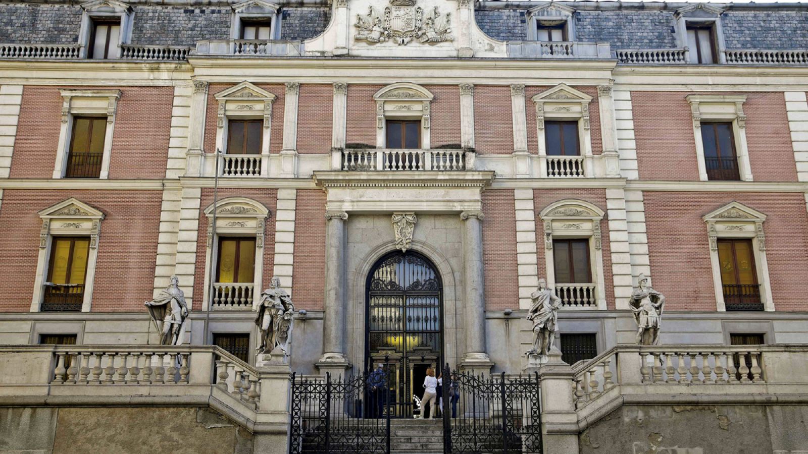 Fachada del Salón del Reinos del Museo del Ejército que ha sido cedido al museo del Prado.
